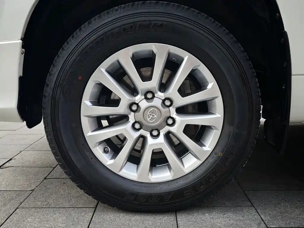 Toyota Prado 2019 — фото 4