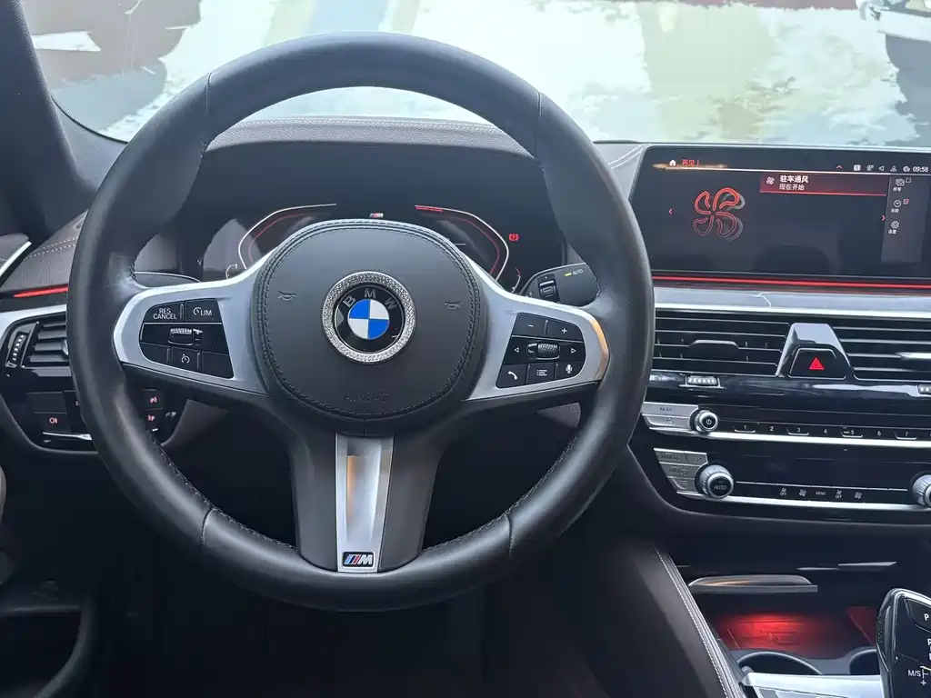 BMW 5 Series 2020 — фото 19