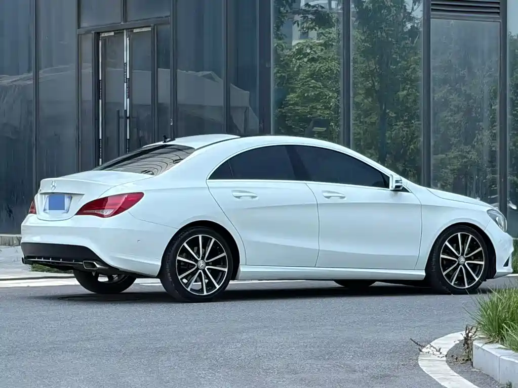 Mercedes-Benz CLA 2015