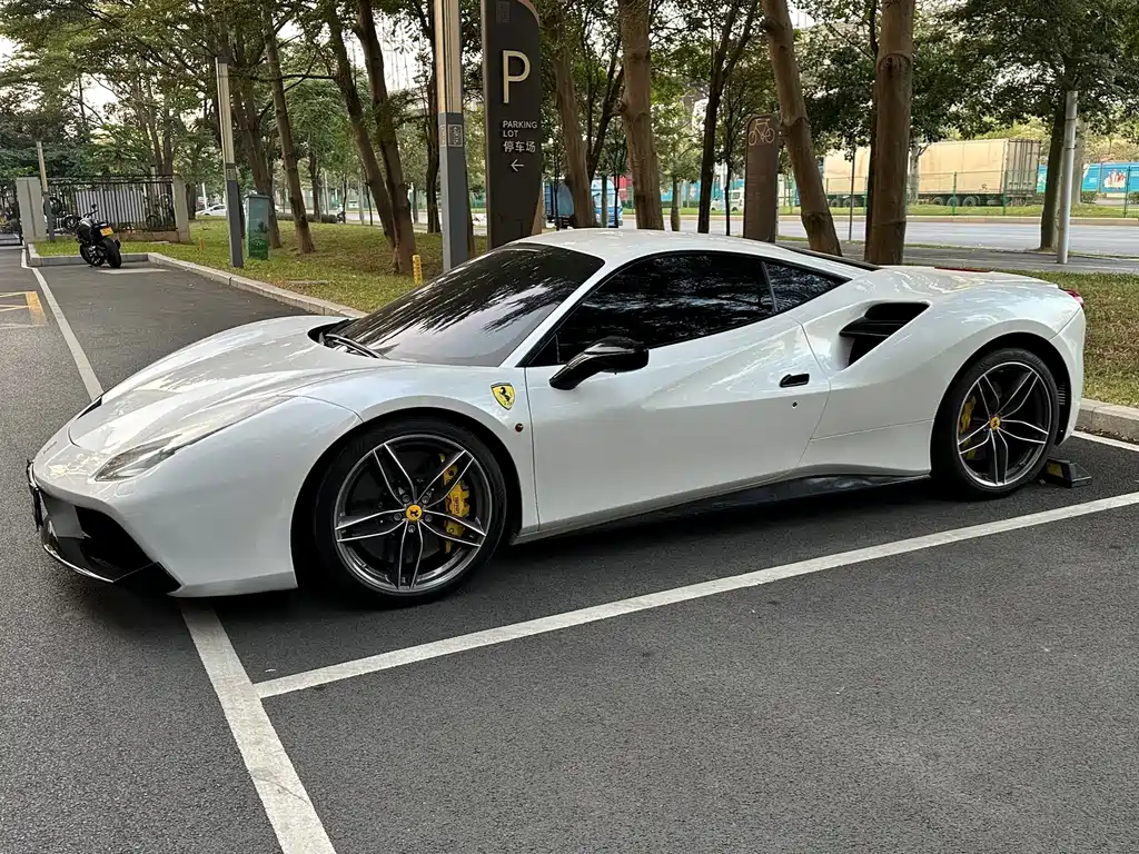 Ferrari 488 2016 — фото 3