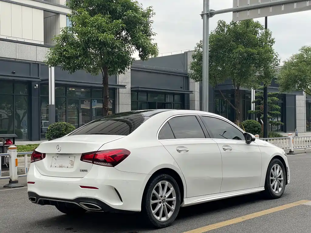 Mercedes-Benz A-Class 2020 — фото 17