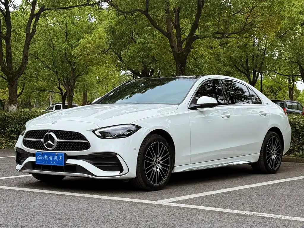 Mercedes-Benz C-Class 2025 — фото 1