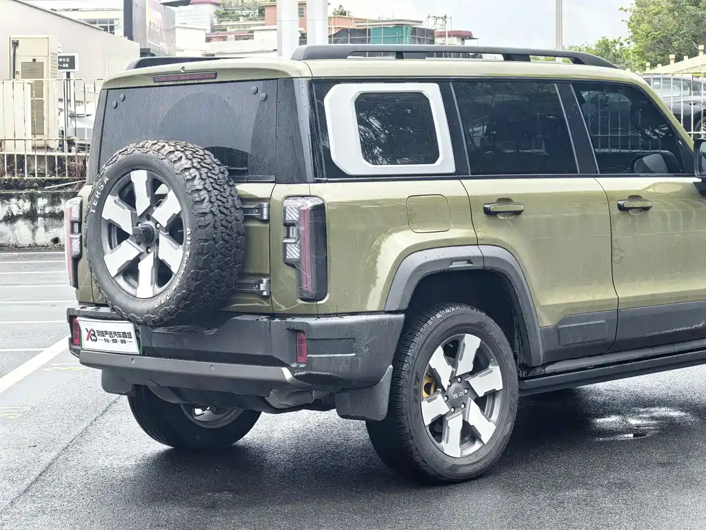 BAIC BJ40 Extended Range 2025 — фото 9