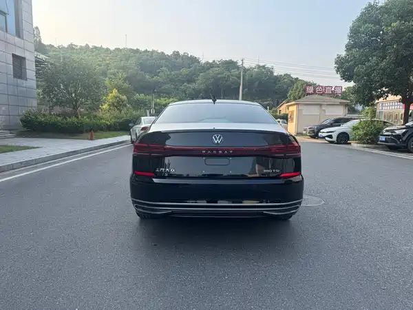 Volkswagen Passat 2025