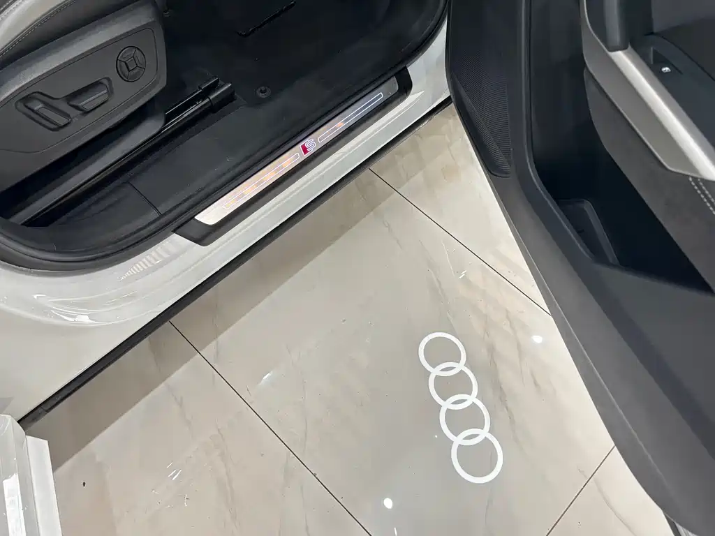 Audi Q3 2022 — фото 16