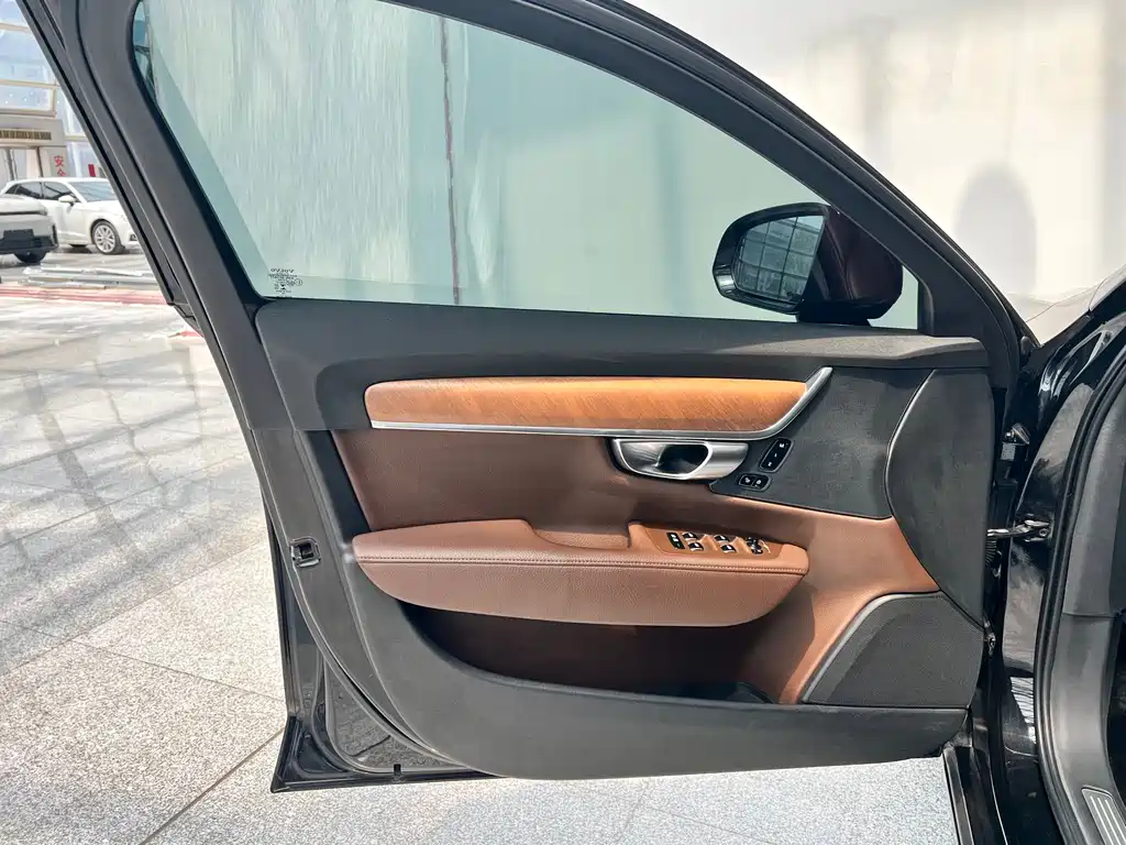 Volvo S90 2019 — фото 22