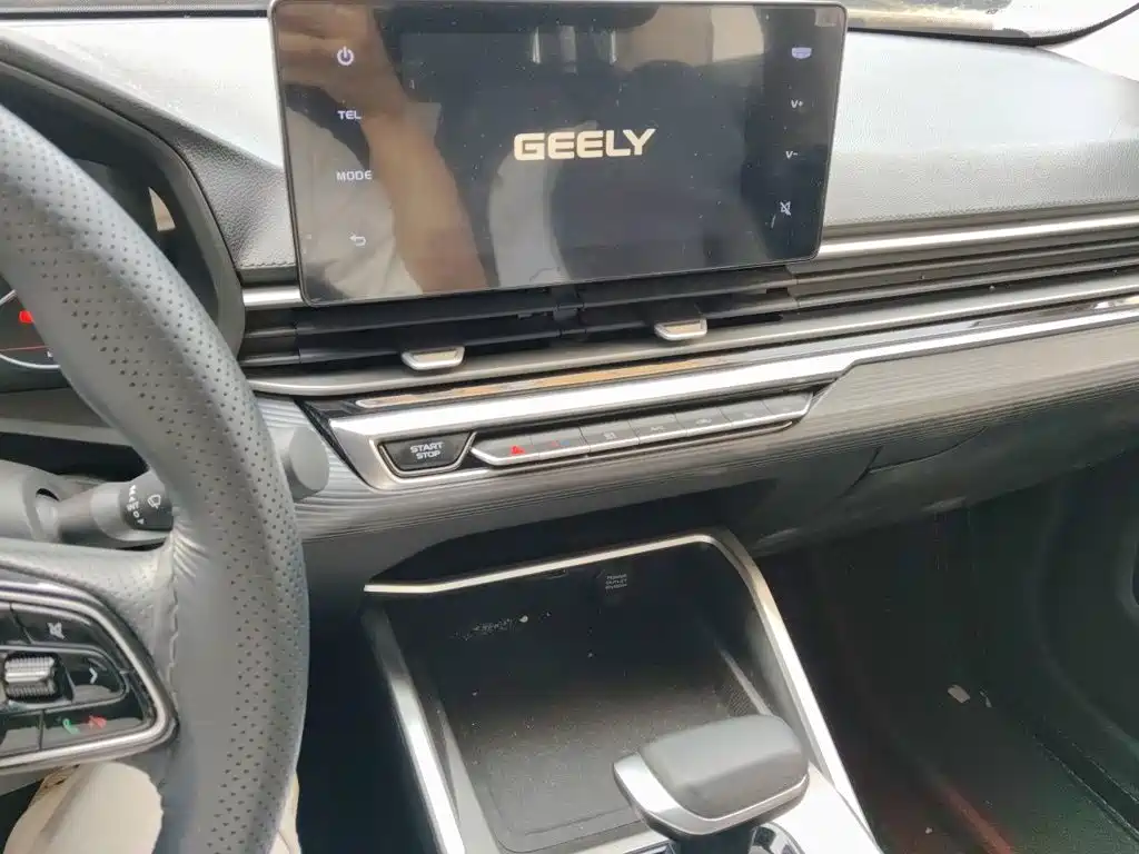 Geely Emgrand 2023 — фото 10