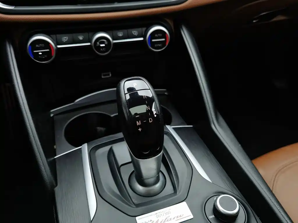 Alfa Romeo Giulia Juliet 2019 — фото 13