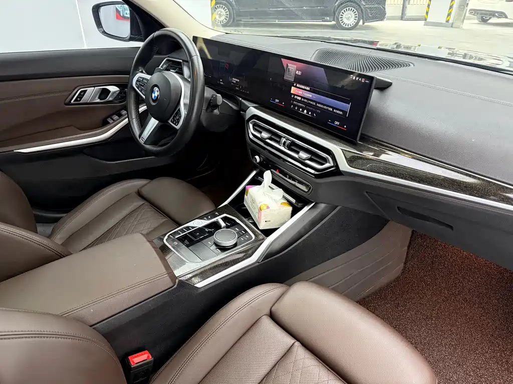 BMW 3 Series 2024 — фото 10