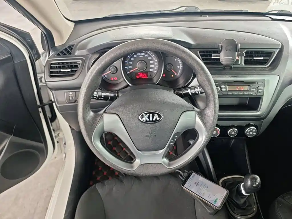 Kia K2 2015 — фото 11