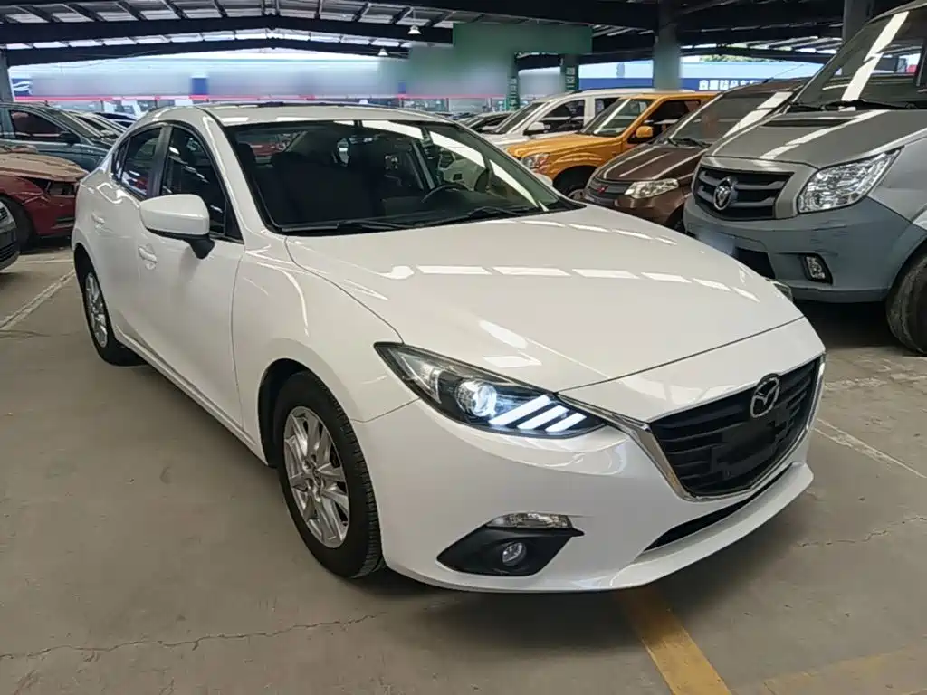 Mazda 3 Axela 2015