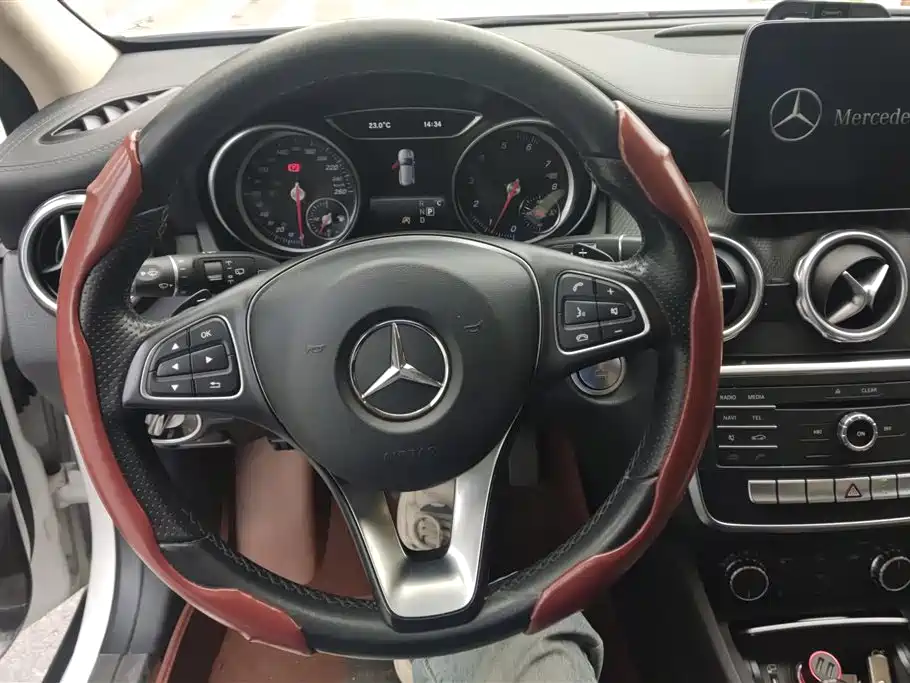 Mercedes-Benz GLA 2018 — фото 15