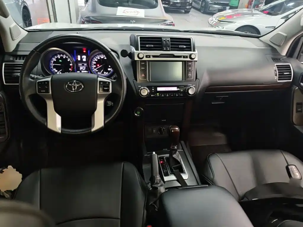 Toyota Prado 2017 — фото 10