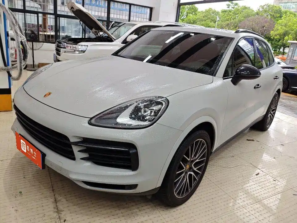 Porsche Cayenne 2022