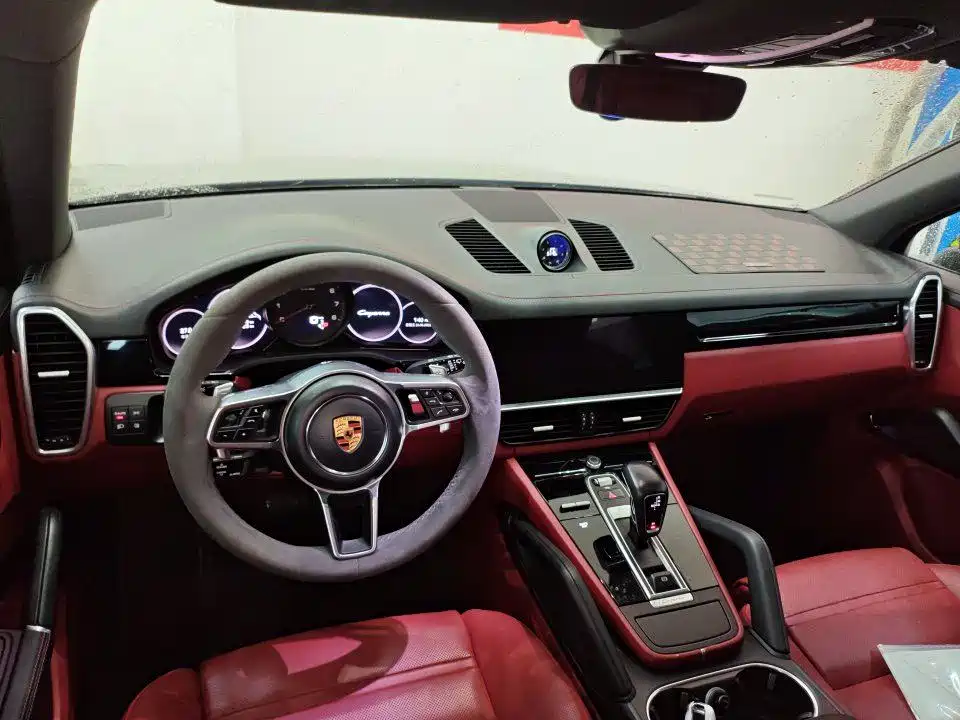 Porsche Cayenne 2022