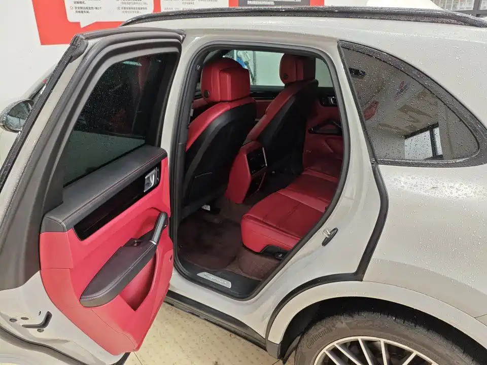 Porsche Cayenne 2022