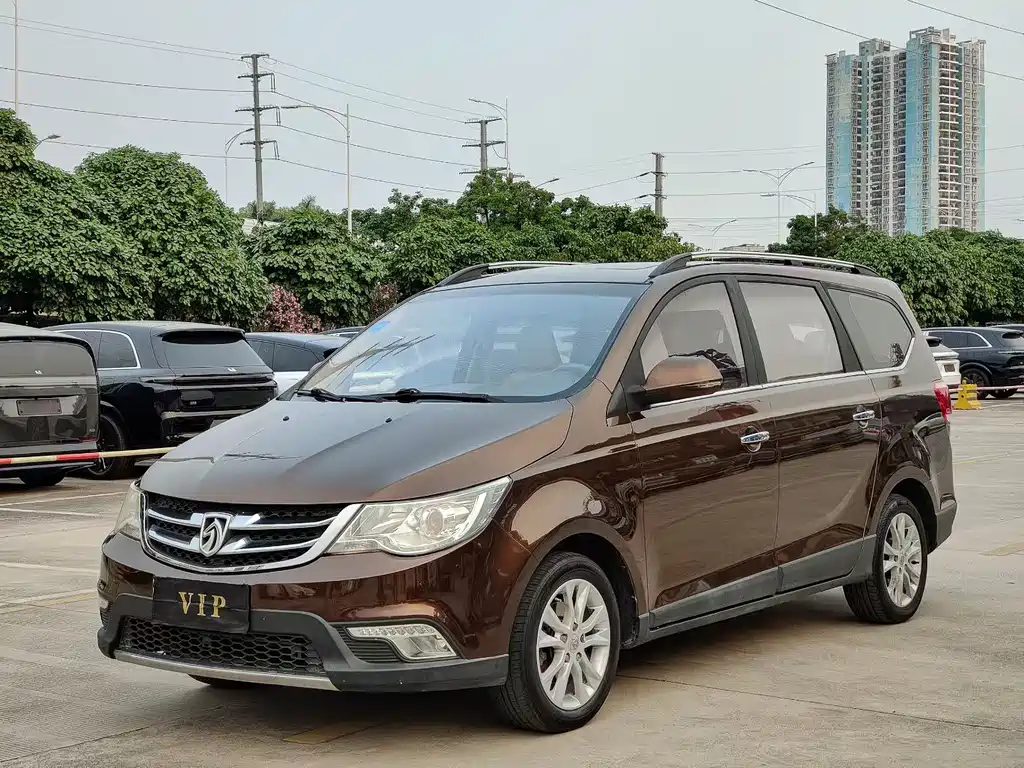 Baojun 730 2015