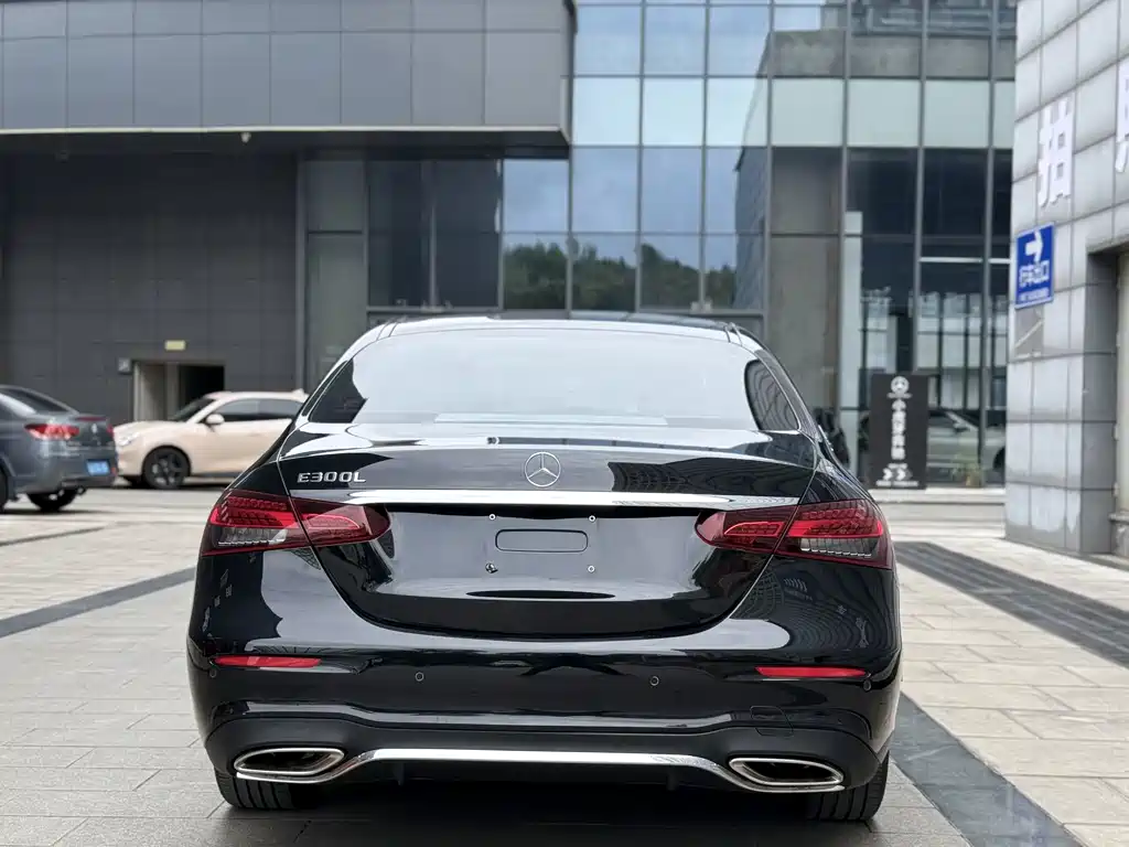 Mercedes-Benz E-Class 2021 — фото 16