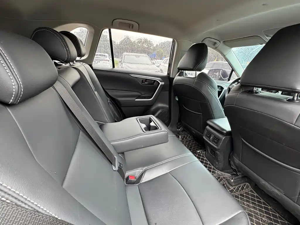 Toyota Wildlander 2023 — фото 13