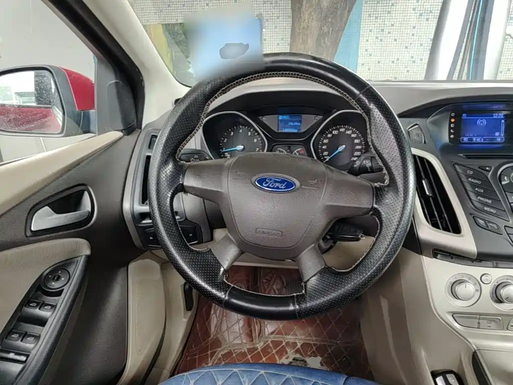Ford Focus 2015 — фото 17