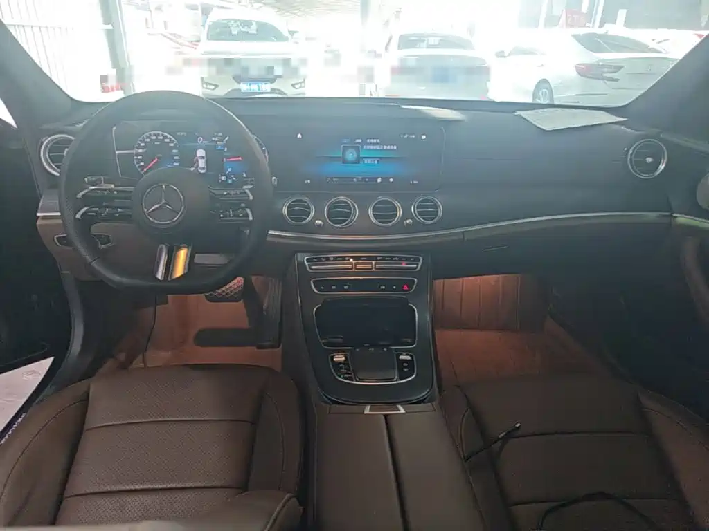 Mercedes-Benz E-Class 2023 — фото 10