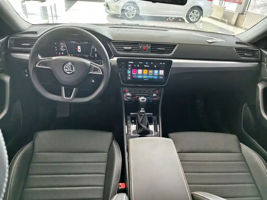 Skoda Superb 2023 — фото 13