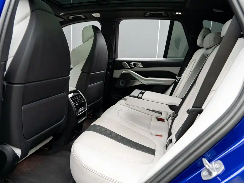 BMW X5 M 2023 — фото 14