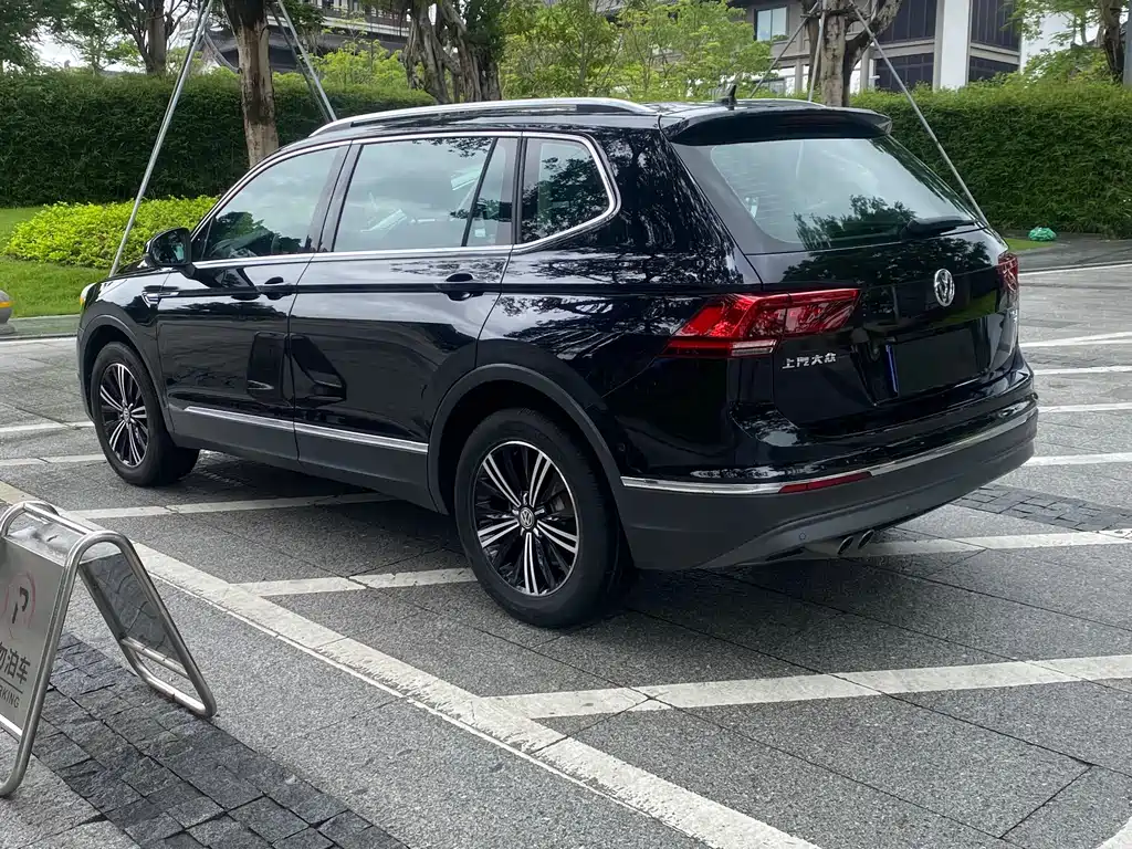Volkswagen Tiguan L 2018 — фото 23