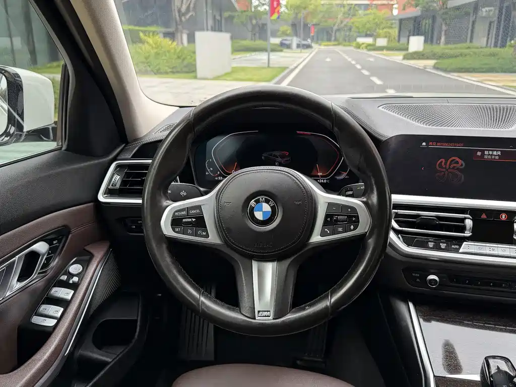 BMW 3 Series 2021 — фото 17