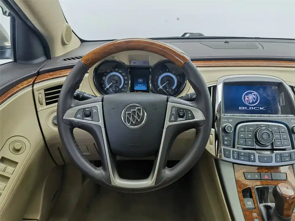 Buick LaCrosse 2012 — фото 11