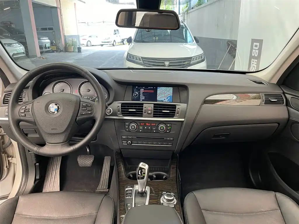 BMW X3 2014 — фото 8