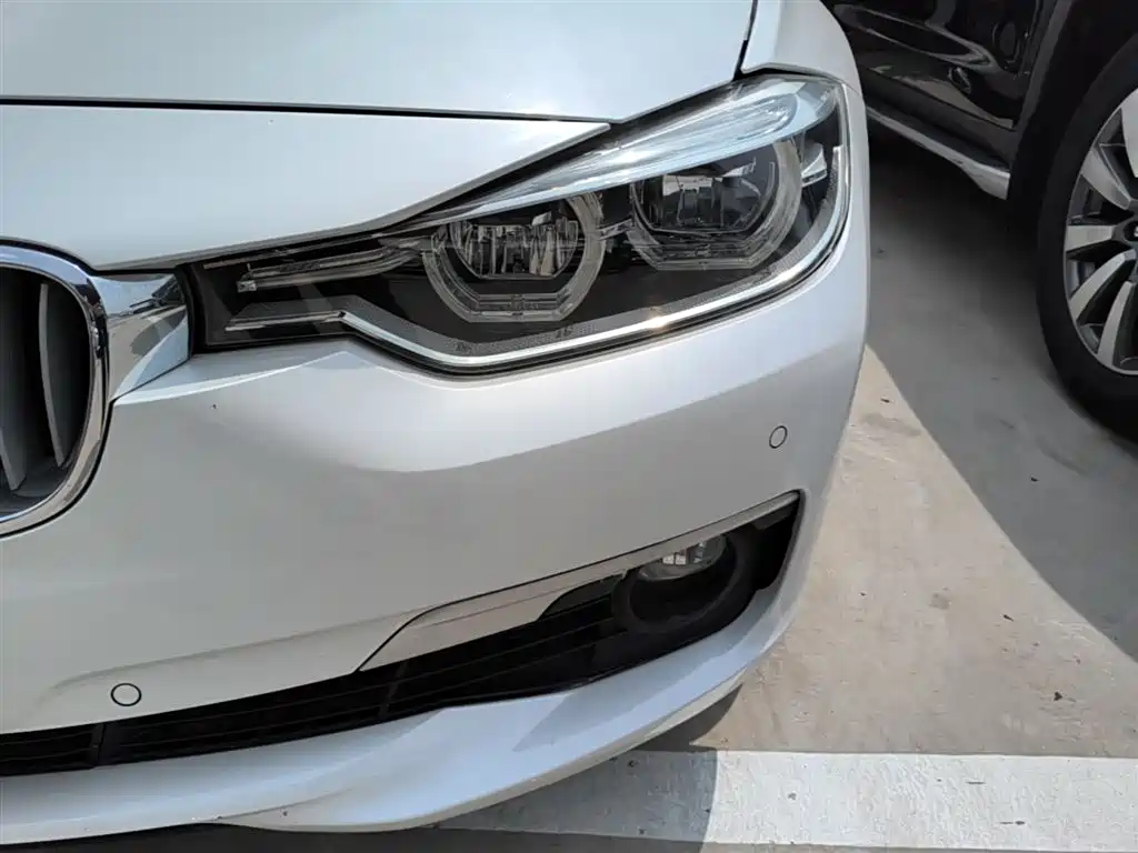 BMW 3 Series 2019 — фото 24