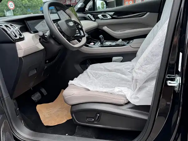 Geely Boyue L 2025