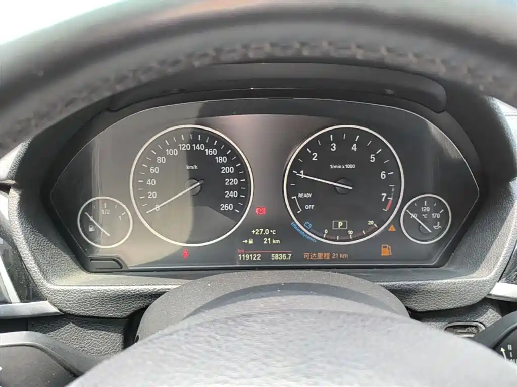 BMW 3 Series 2019 — фото 12