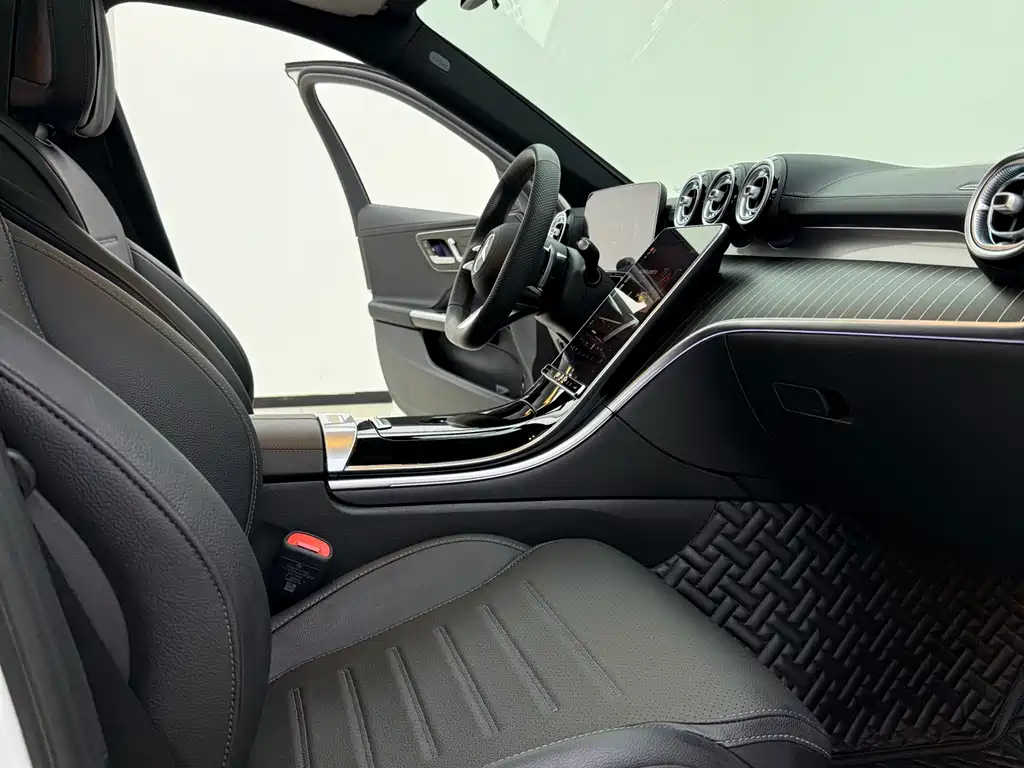 Mercedes-Benz C-Class 2022 — фото 16