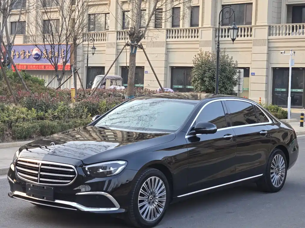 Mercedes-Benz E-Class 2022 — фото 1