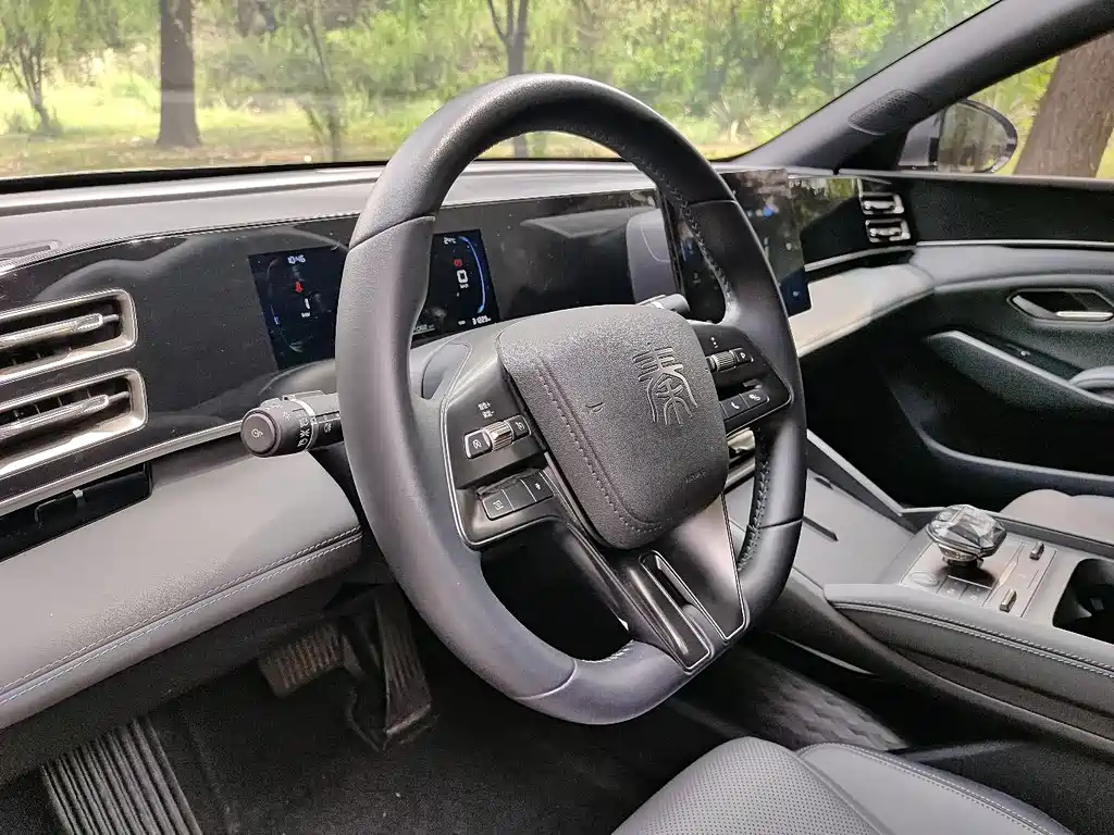 BYD Qin L 2024 — фото 10