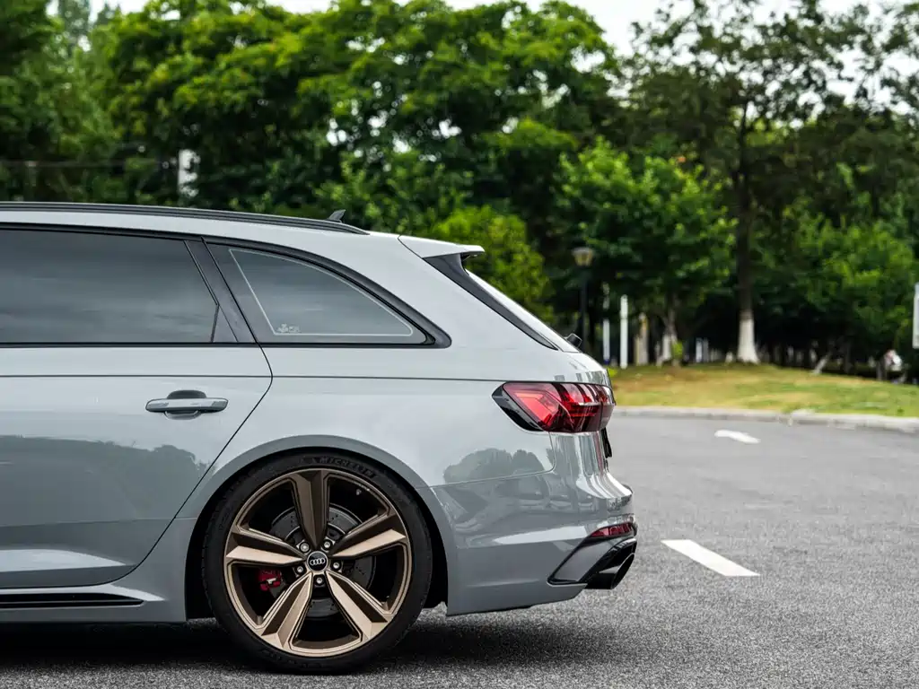 Audi RS 4 2021