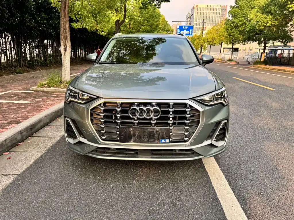 Audi Q3 2022 — фото 2