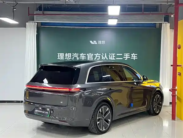 Li Auto L8 2025