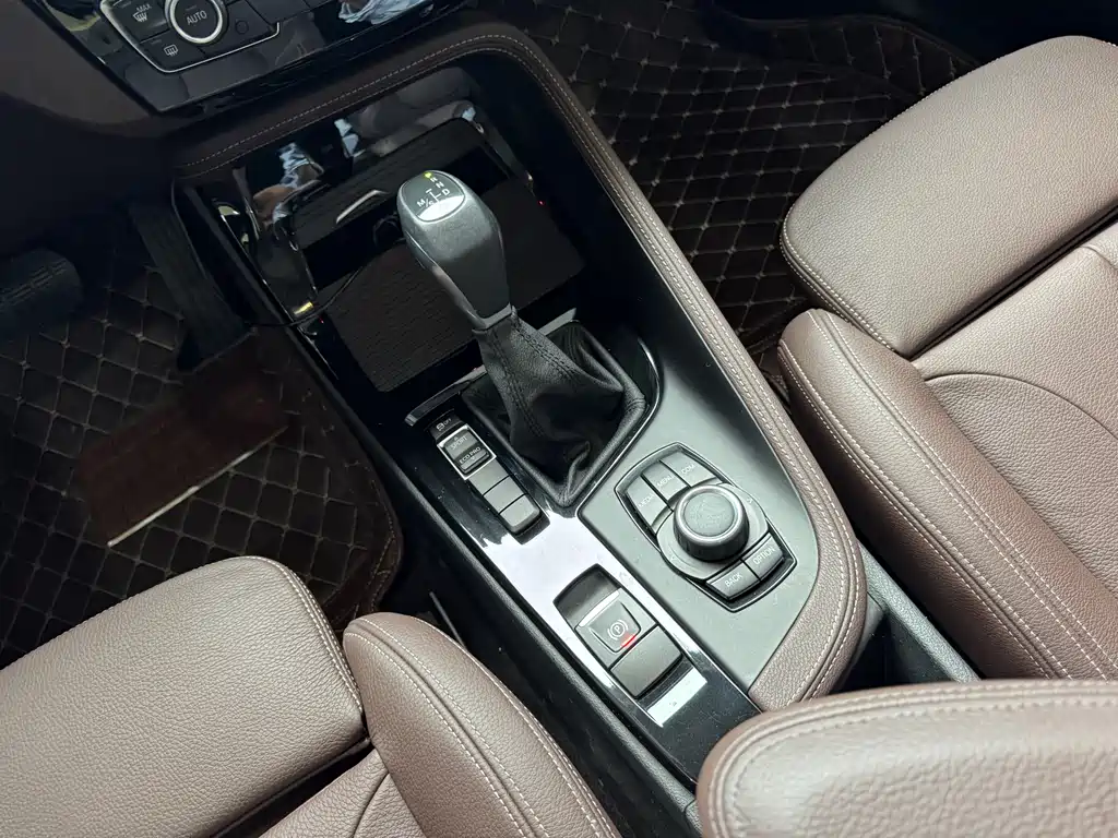 BMW X1 2018 — фото 14