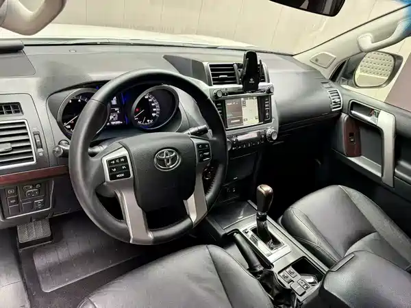 Toyota Prado 2016