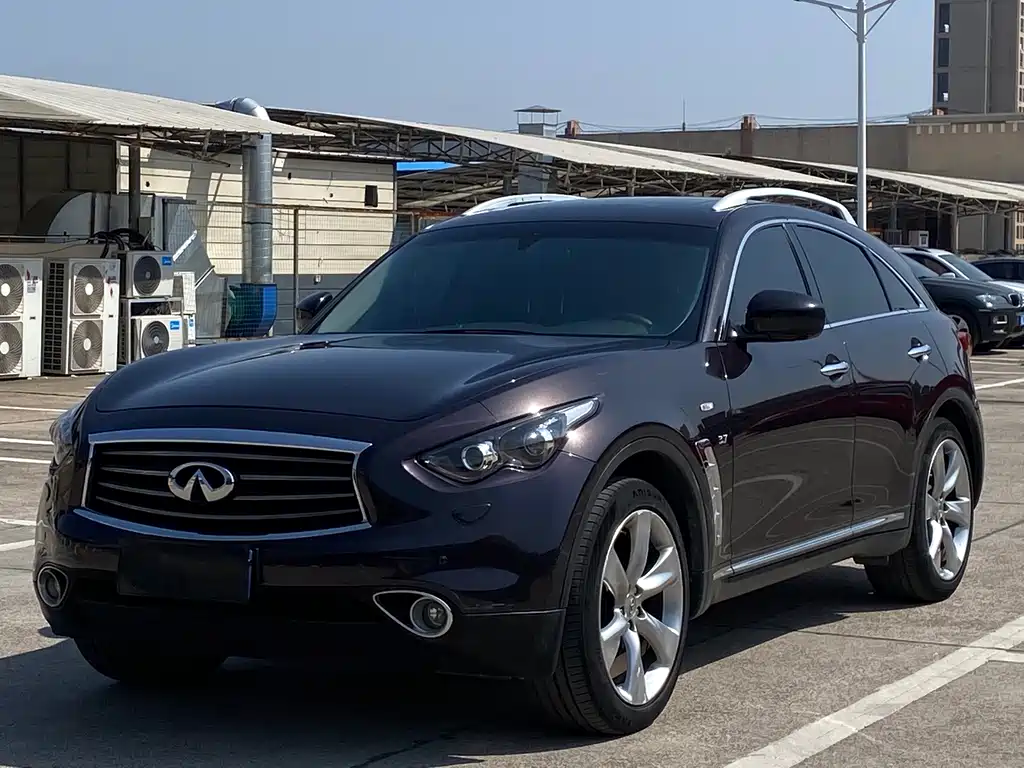 Infiniti QX70 2014 — фото 1