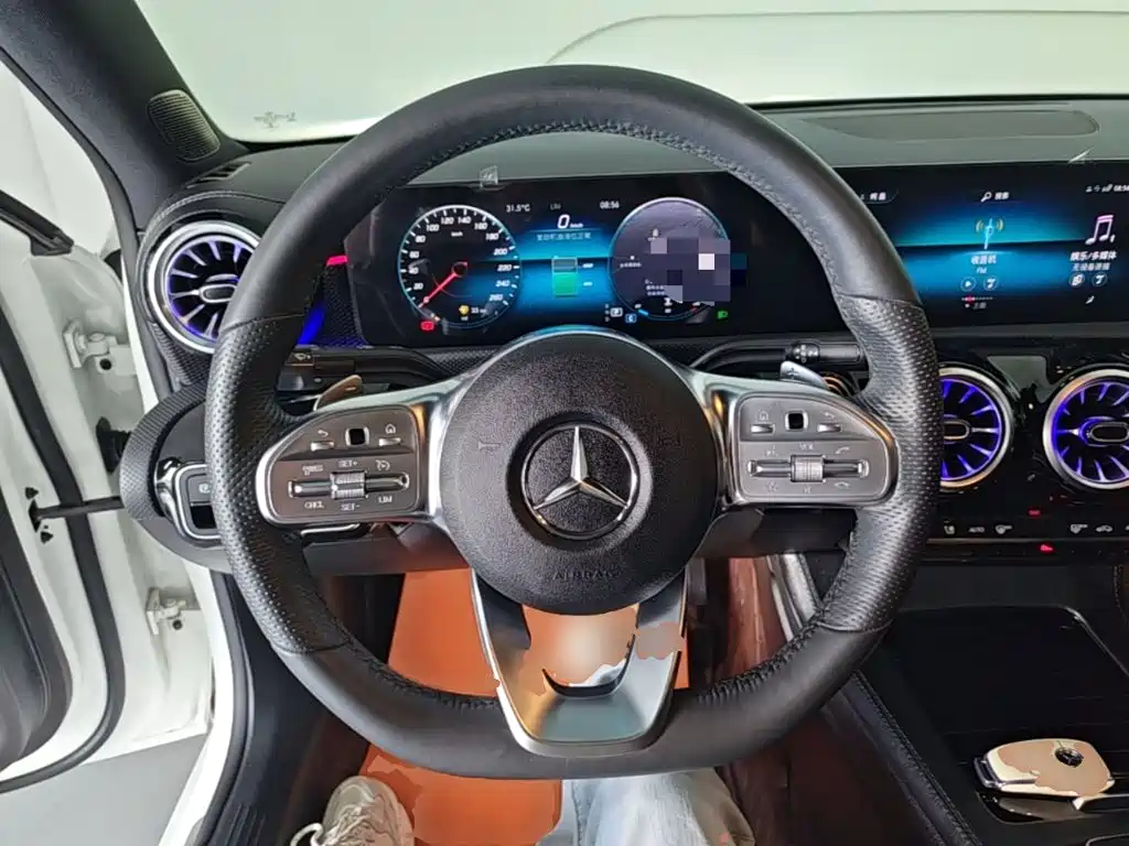 Mercedes-Benz A-Class 2022 — фото 11