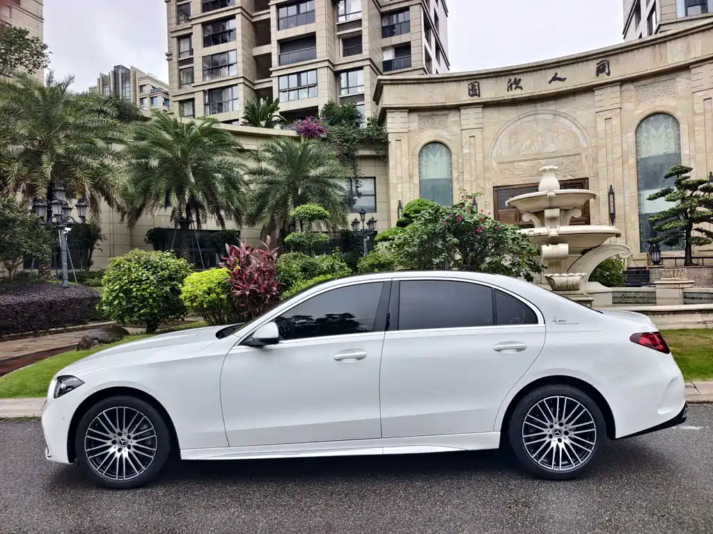 Mercedes-Benz C-Class 2022 — фото 4