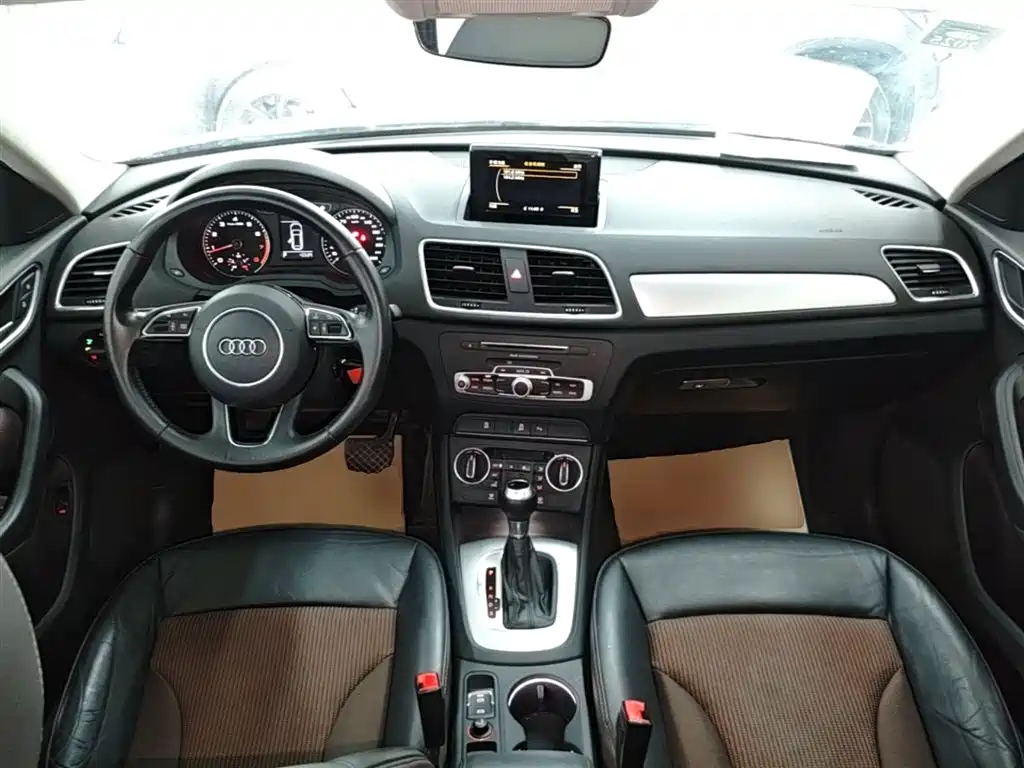 Audi Q3 2017 — фото 10