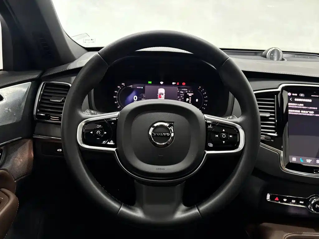 Volvo XC90 2023 — фото 16