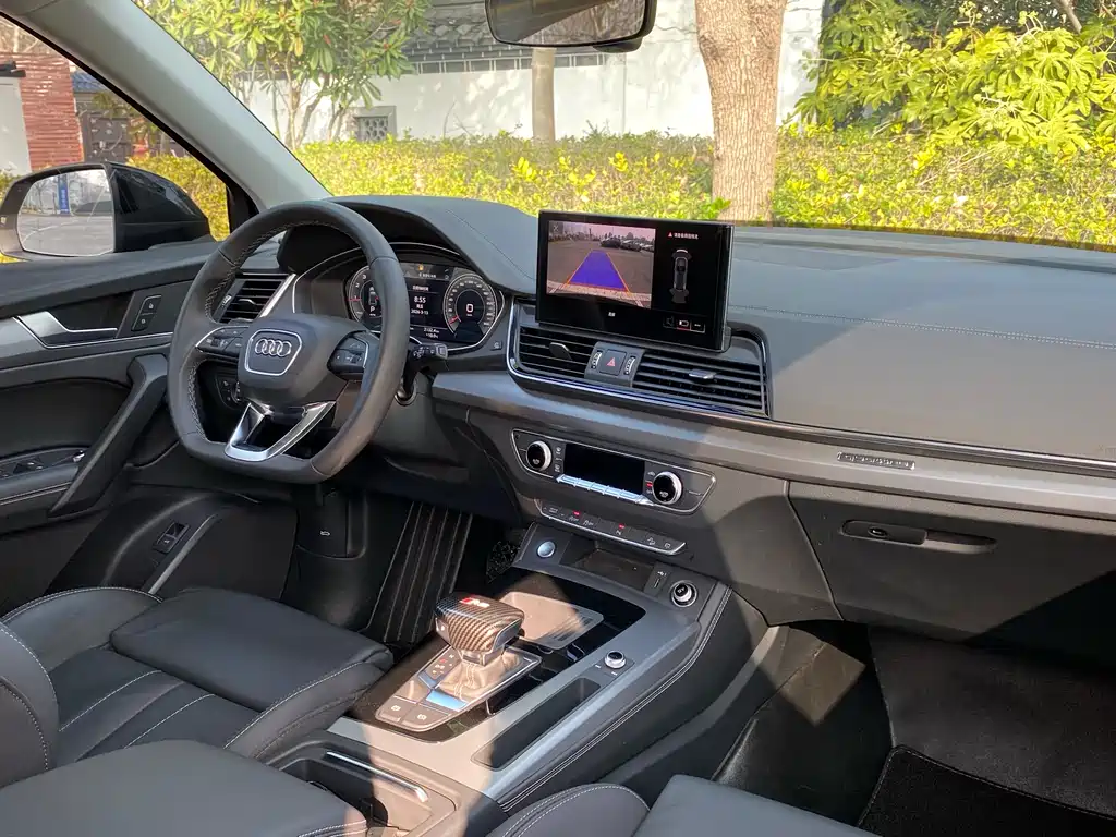 Audi Q5L 2023 — фото 15