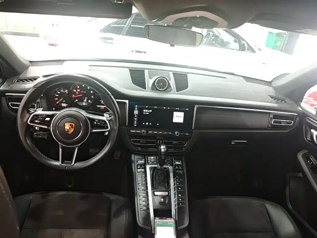 Porsche Macan 2021 — фото 10
