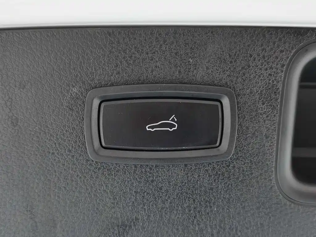 Porsche Macan 2018 — фото 19